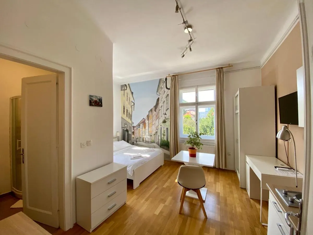 Bed & Breakfast B&B Vila Teslova Ljubljana