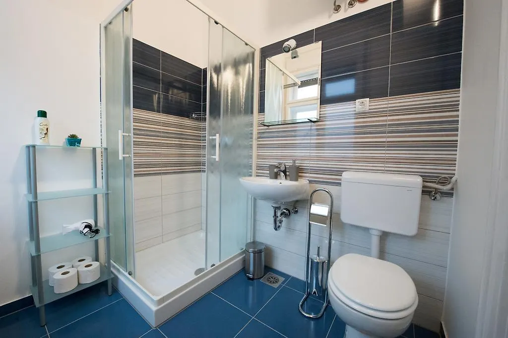 B&B Vila Teslova Ljubljana Bed & Breakfast