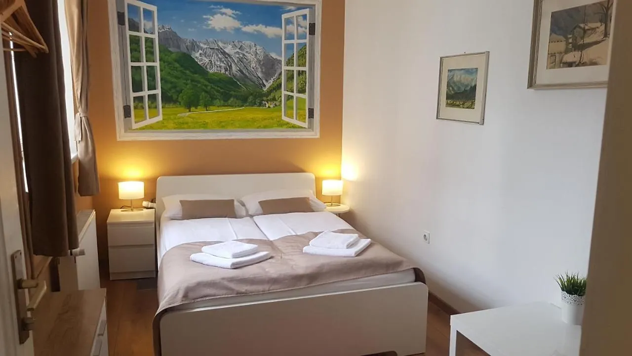 B&B Vila Teslova Ljubljana 3*,